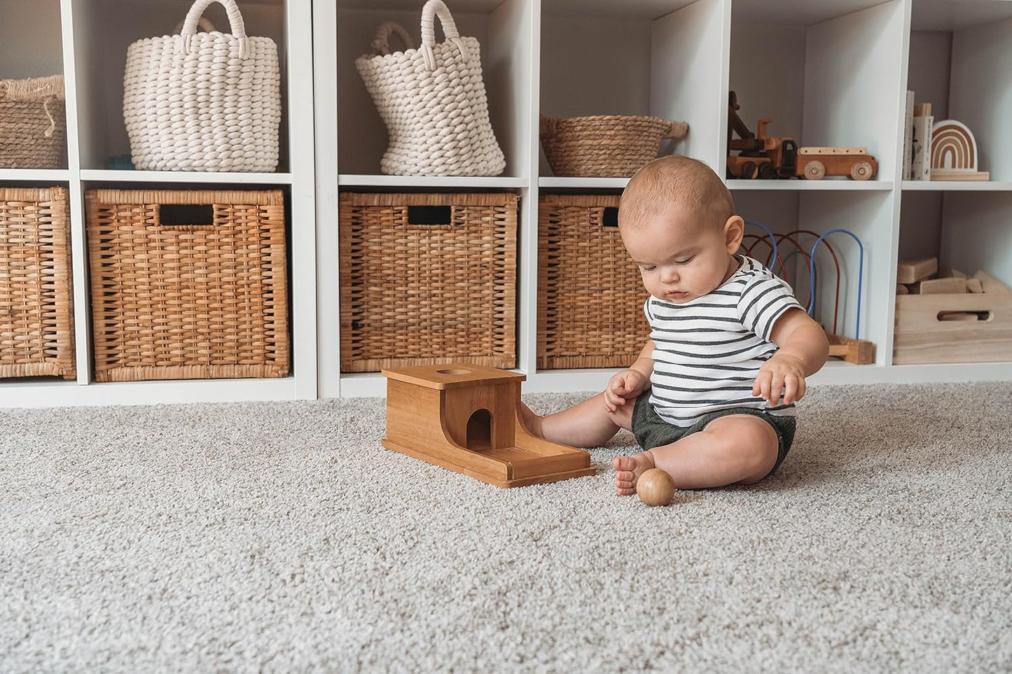 Montessori Object Permanence Box, Wooden Ball Drop Toy for Babies 6-12 Months, Develops Spatial Awareness & Cognitive Skills, Engaging and Educational Roll and Play Toy up to 1 Year Old