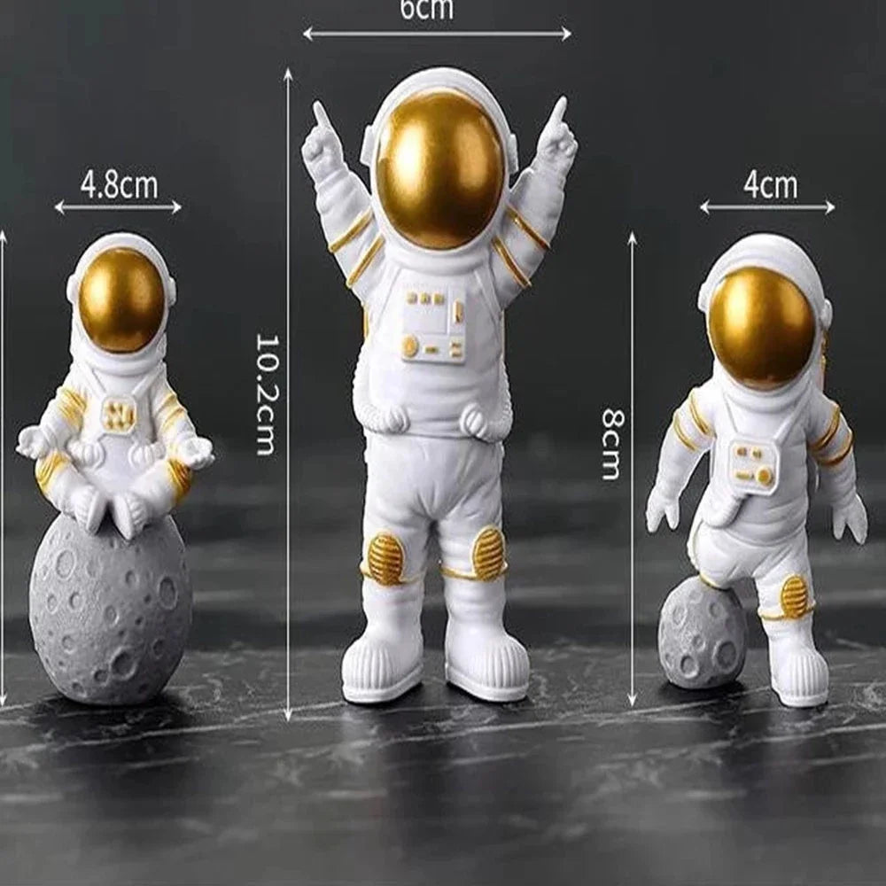 Anime Action Figures, 4 pcs Astronaut Figure Set, Astronaut Statue Figurine, Spaceman Sculpture Educational Toy, Desktop astronaut decoration, Party dcor spaceman figurines, Astronaut theme children toys - Toyigo