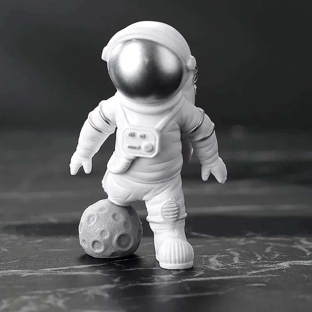 Anime Action Figures, 4 pcs Astronaut Figure Set, Astronaut Statue Figurine, Spaceman Sculpture Educational Toy, Desktop astronaut decoration, Party dcor spaceman figurines, Astronaut theme children toys - Toyigo