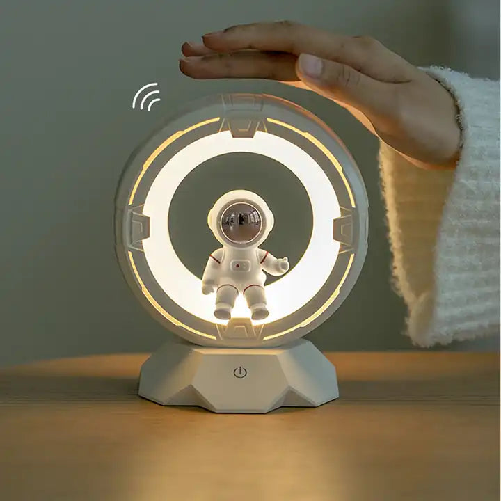 IMYCOO Design Rechargeable Children Astronaut LED Table Lamp Home Touch Dimmable Eye Table Lamp for Bedroom