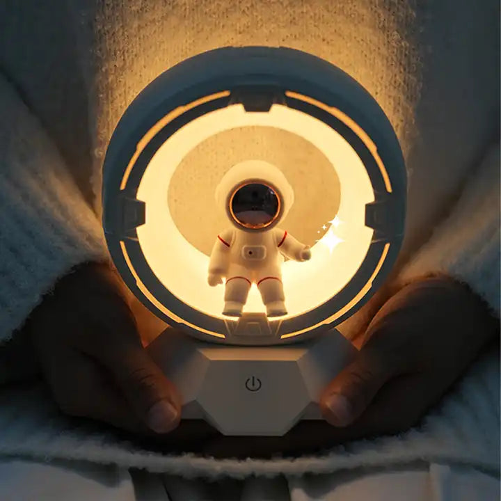 IMYCOO Design Rechargeable Children Astronaut LED Table Lamp Home Touch Dimmable Eye Table Lamp for Bedroom